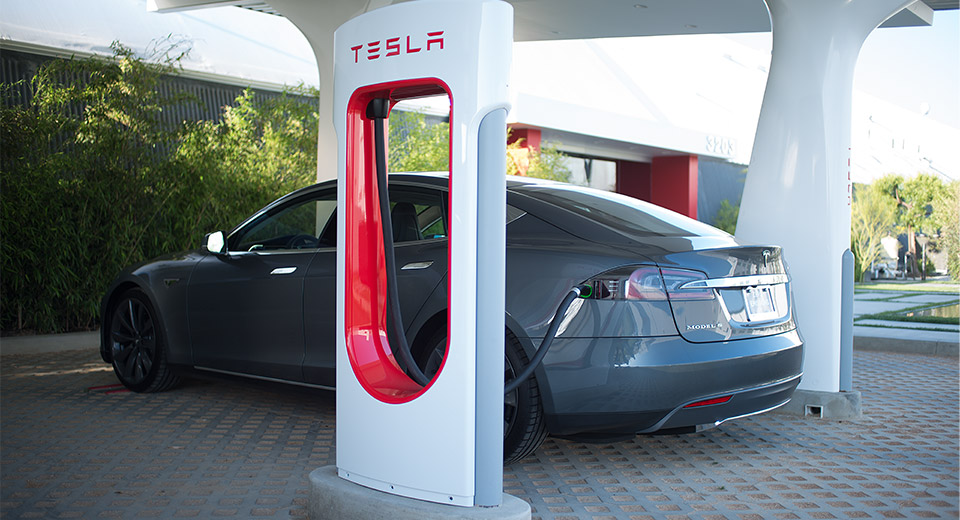 Portugal: Supercarregadores da Tesla já funcionam