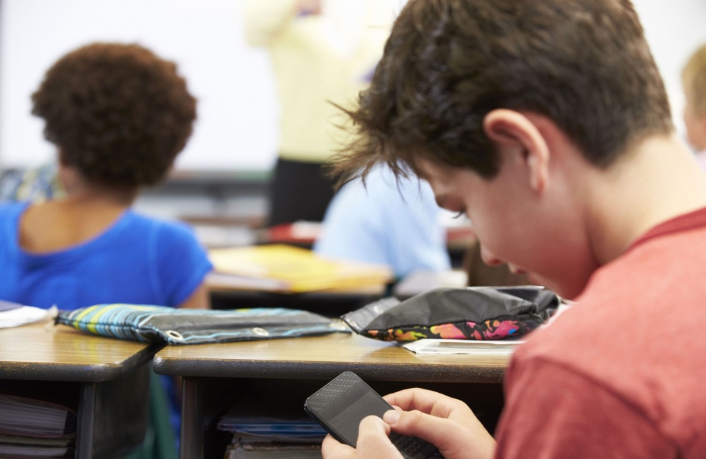 Portugal: 66% concorda em proibir o uso de telemóvel nas escolas