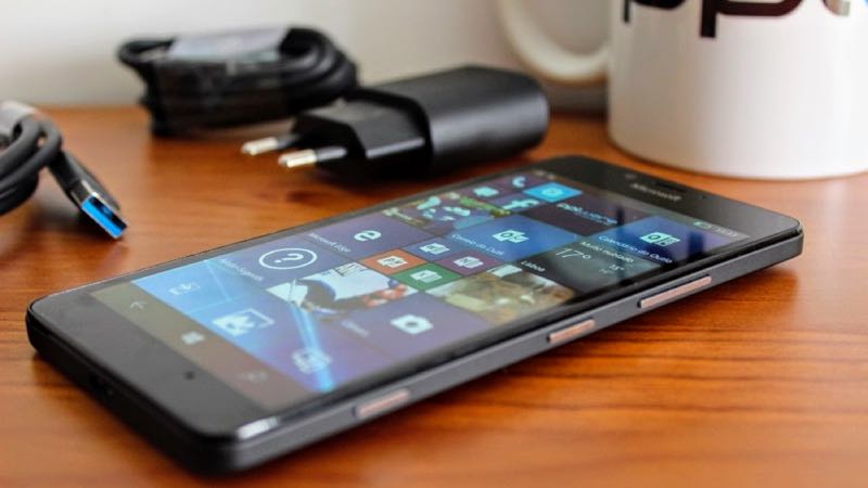 Microsoft volta a vender smartphones Lumia na sua loja oficial