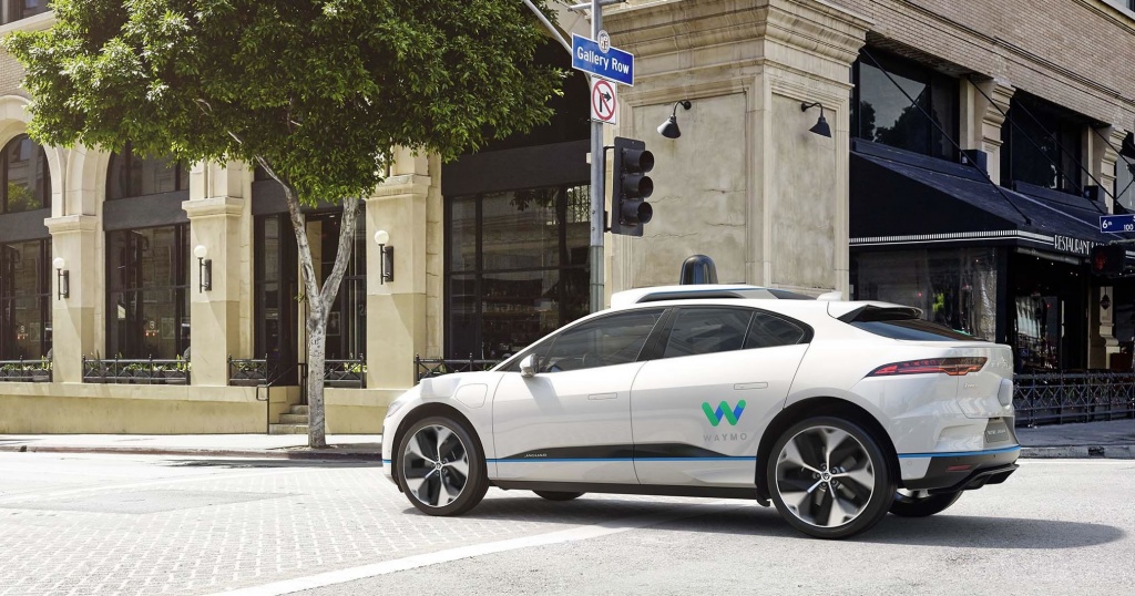 Waymo e Jaguar apresentam carro elétrico totalmente autónomo