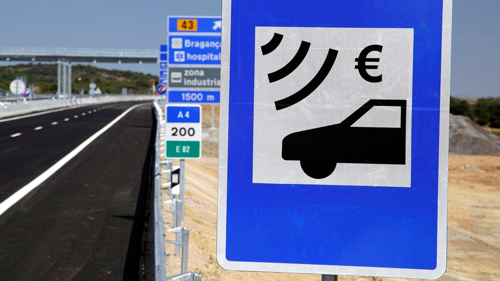 Passou numa autoestrada com cobrança eletrónica sem dispositivo?