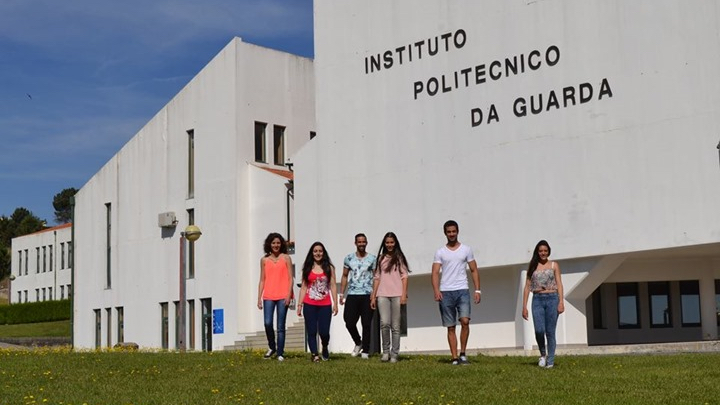 COVID-19: Universidades e Politécnicos já podem fazer testes PCR