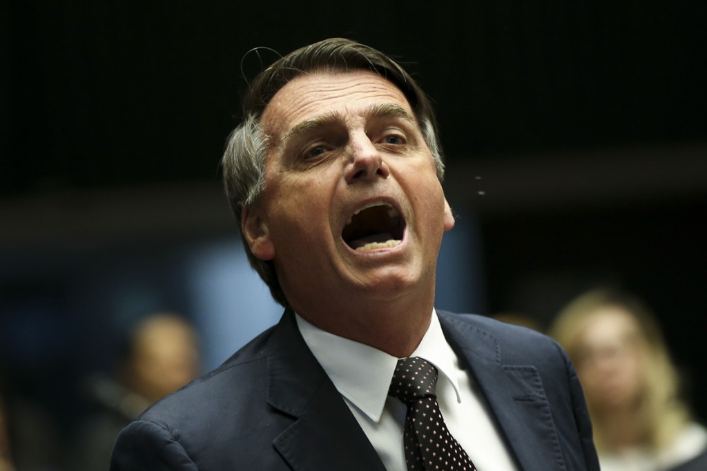 WhatsApp, uma arma eleitoral sem lei no Brasil
