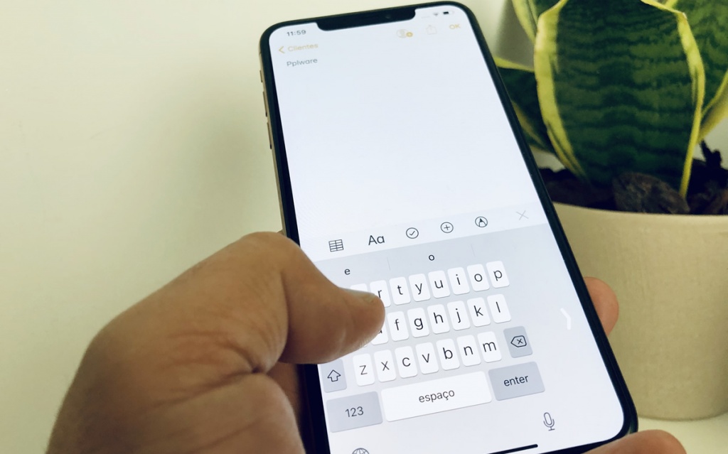 Dica – Como ativar a escrita só com uma mão no teclado do seu iPhone