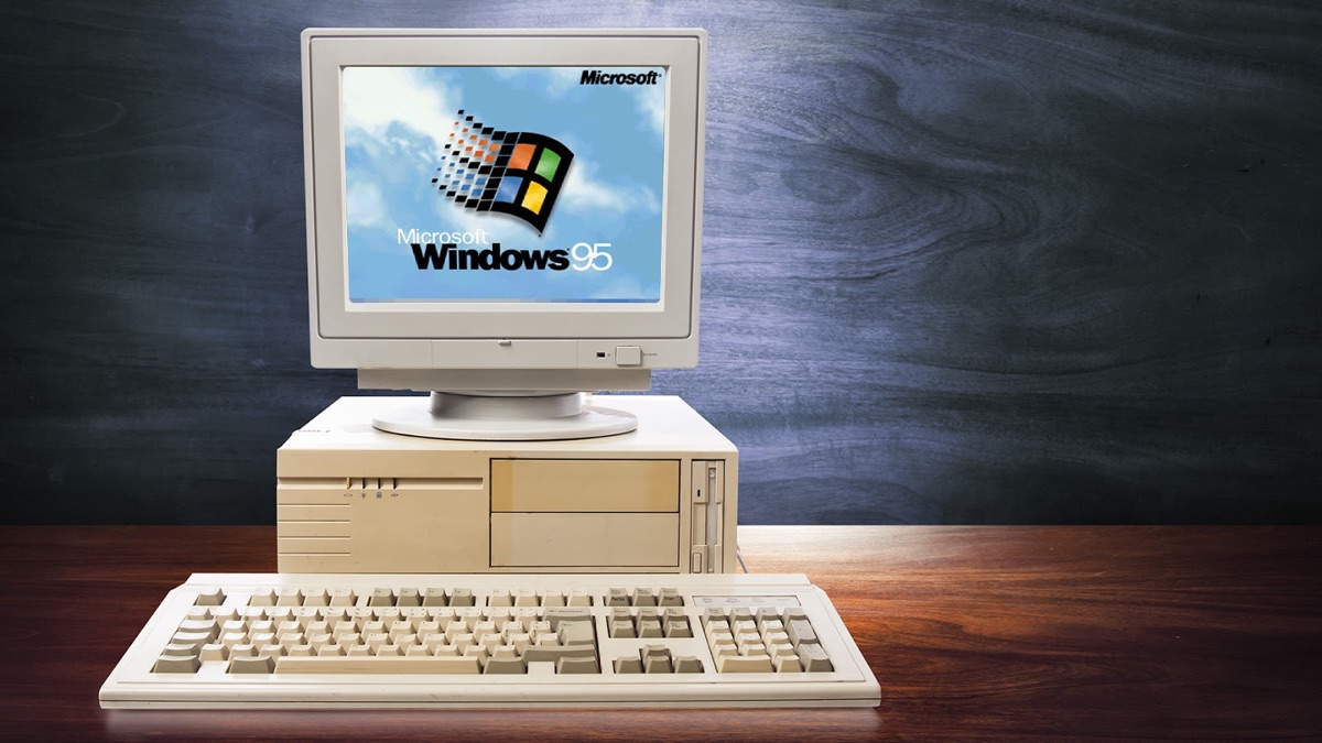 O que se prepara a Microsoft para apresentar amanhã sobre o Windows 95?