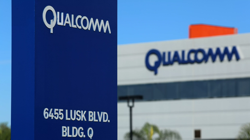 Apple queixa-se que Qualcomm recusou vender-lhe modems para os novos iPhones