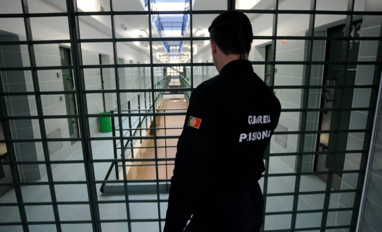 Portugal: Apanhados 79 telemóveis na prisão de Paços de Ferreira