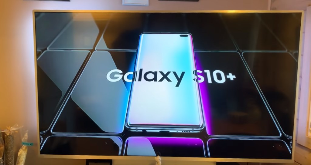 Samsung Galaxy S10 volta a aparecer antes do anúncio oficial, desta vez em publicidade na TV