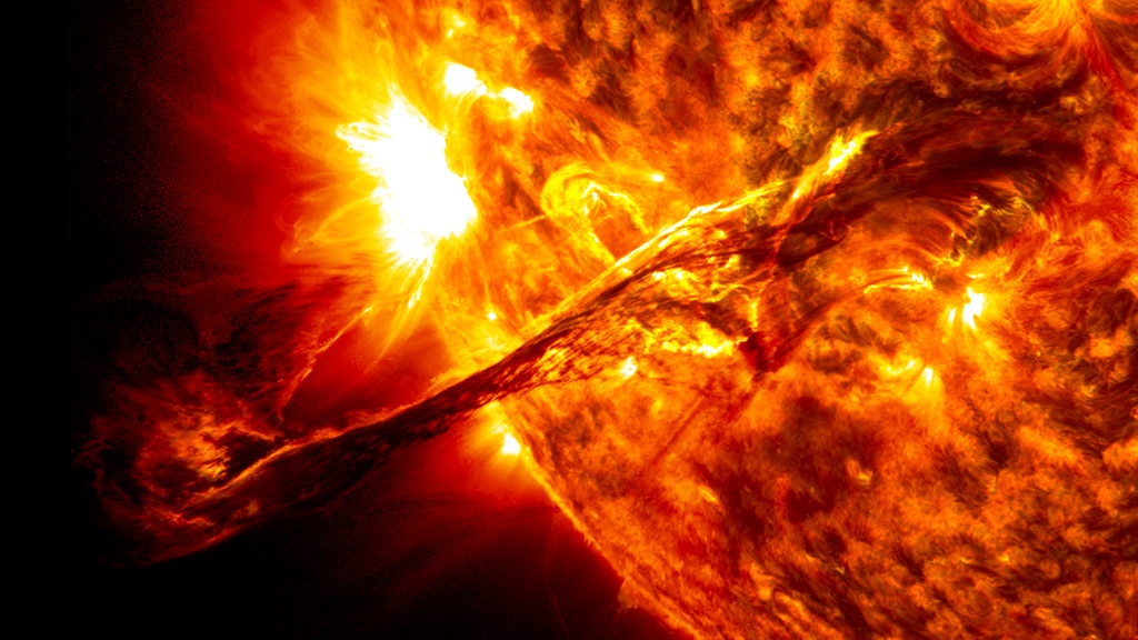 NASA descobre “girinos” no Sol que podem desvendar mistério da astrofísica (vídeo)