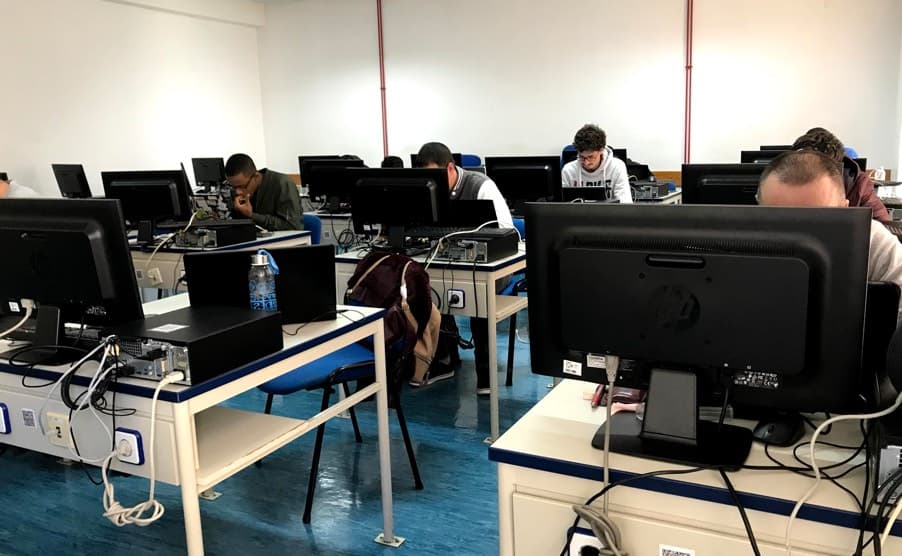 Alunos do Profissional vão fazer exames regionais para acesso ao Ensino Superior
