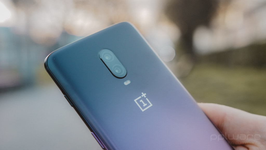 OnePlus 7: poderá este smartphone recuperar a porta áudio P2?