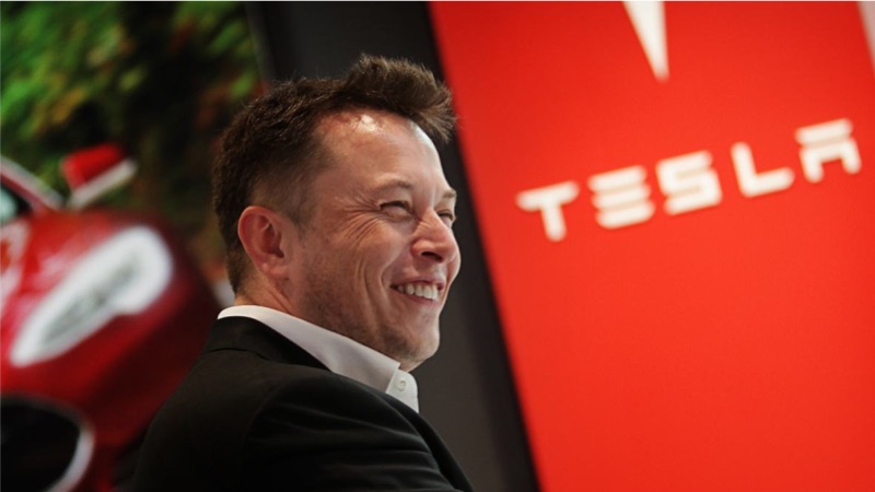 Elon Musk pode receber até 2,2 mil milhões de dólares como prémio de gestão da Tesla