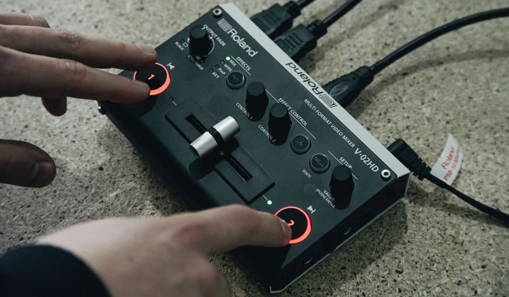 Análise Mesa de Edição de Vídeo Roland V-02HD
