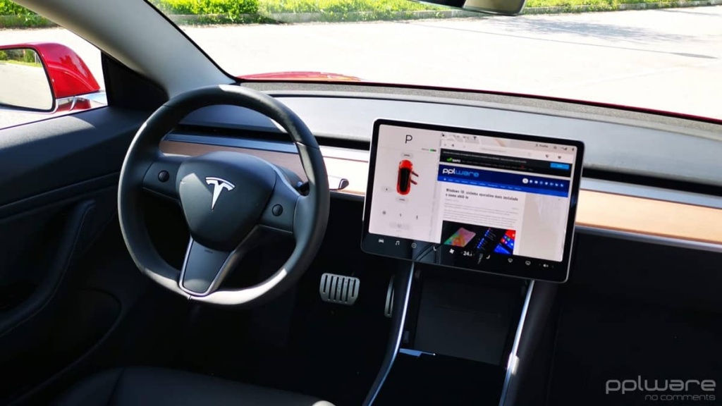 Apple contrata engenheiro automóvel responsável pelo interior dos Tesla
