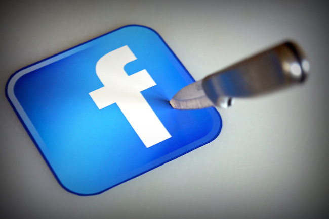 Facebook: Grupo fazia-se passar por mulheres para atacar homens