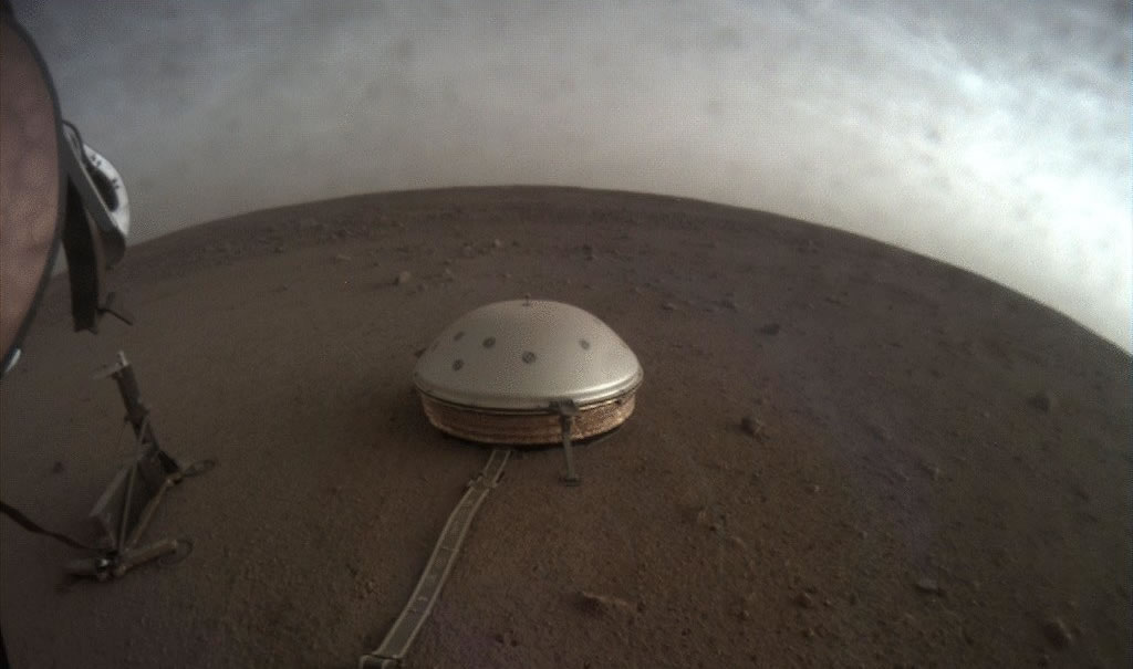 NASA mostra novas fotos do nascer e pôr-do-sol em Marte captadas pela sonda InSight