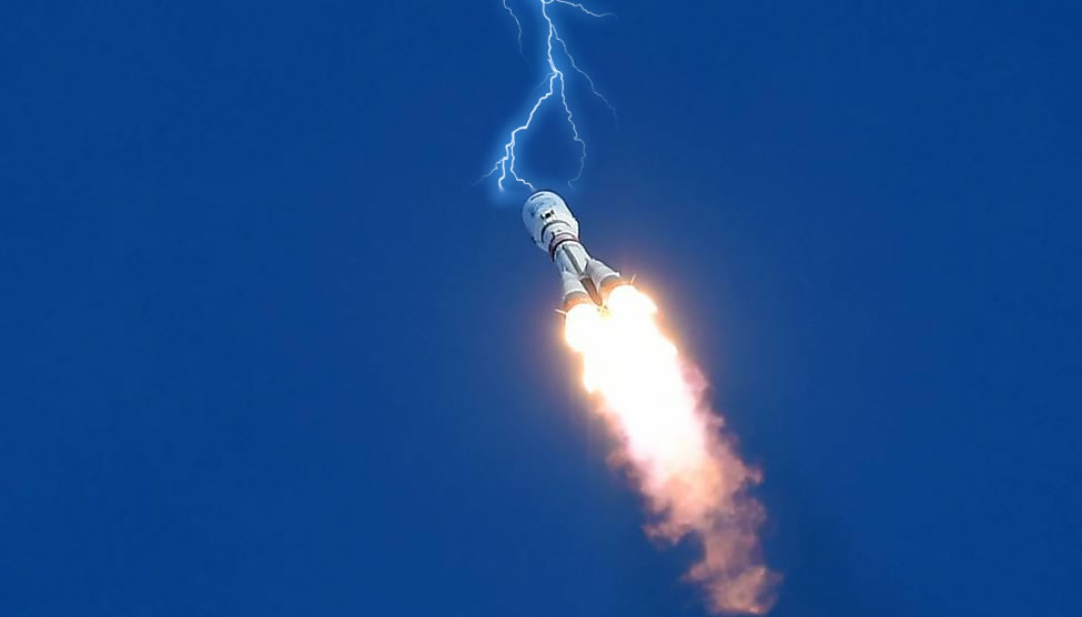 Raio de trovoada atinge foguete russo Soyuz no momento do lançamento