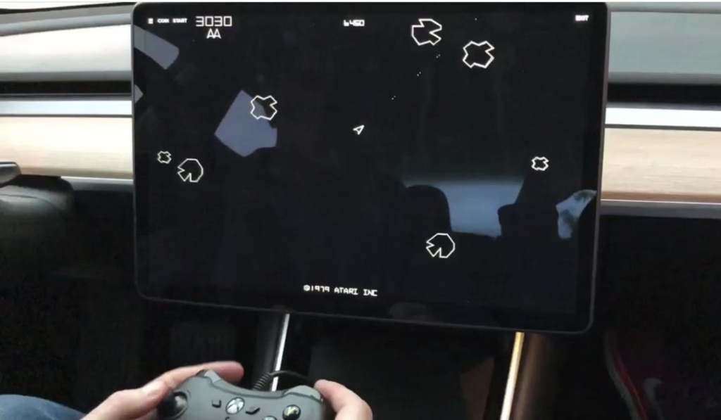 Vai ser possível jogar dentro de um Tesla? Veja o vídeo…