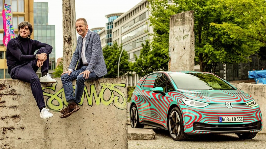 Volkswagen ID.3 aparece pela primeira vez em público e permite vislumbrar o seu interior
