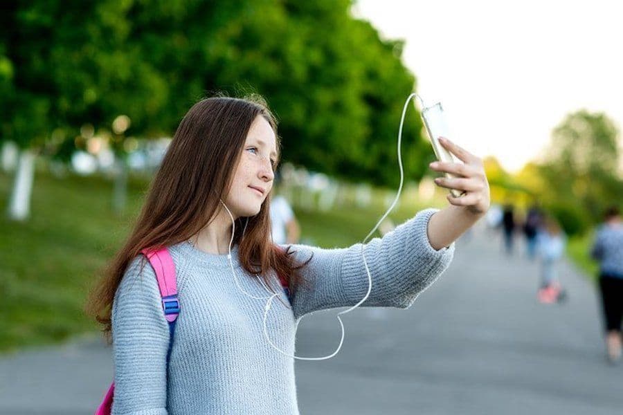 Estudo: Um quarto dos jovens tem problemas devido ao uso da Internet