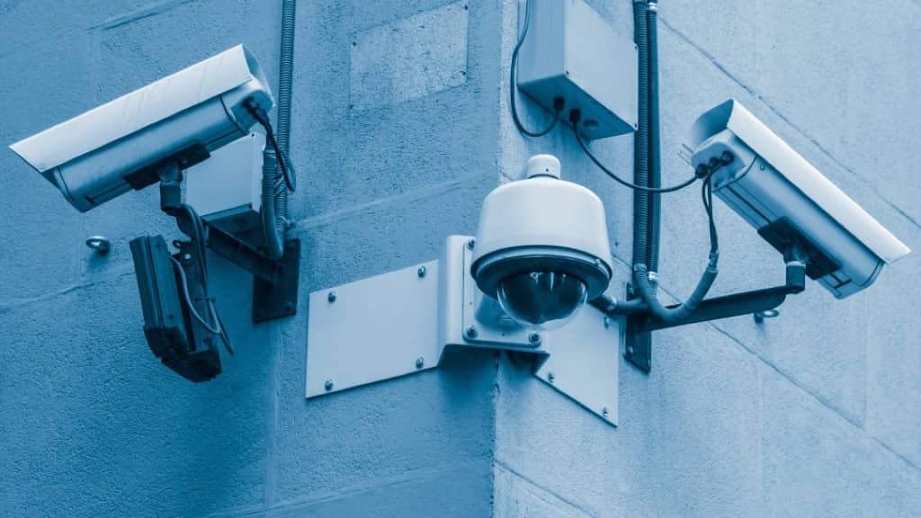 Spyware que atacou o WhatsApp agora rouba dados do Facebook, Google e iCloud