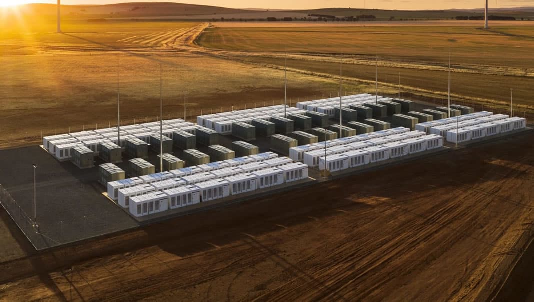 Nissan: Grande bateria da Tesla na Austrália é um “completo desperdício de recursos”