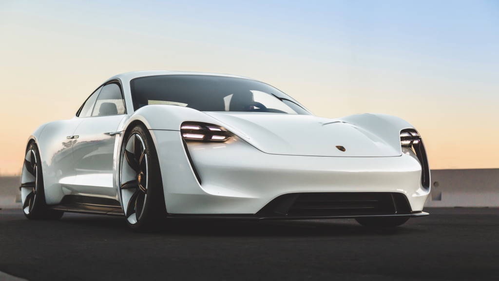 Porsche Taycan bateu recorde da volta mais rápida de um elétrico na pista de Nürburgring