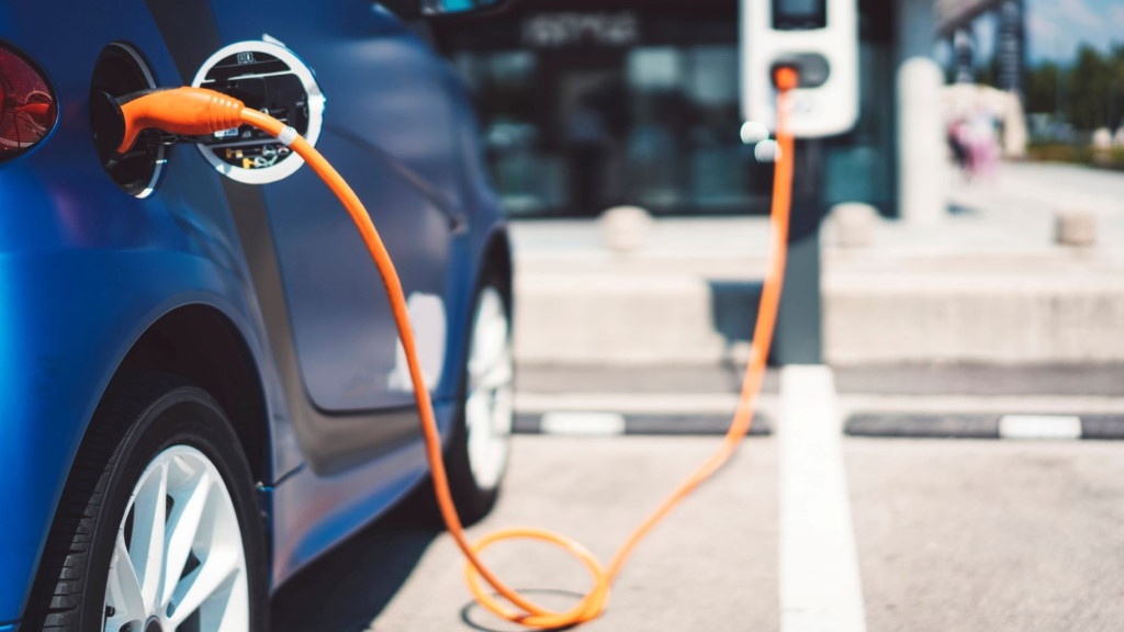 Carros elétricos desvalorizam duas vezes mais que os veículos de combustão?