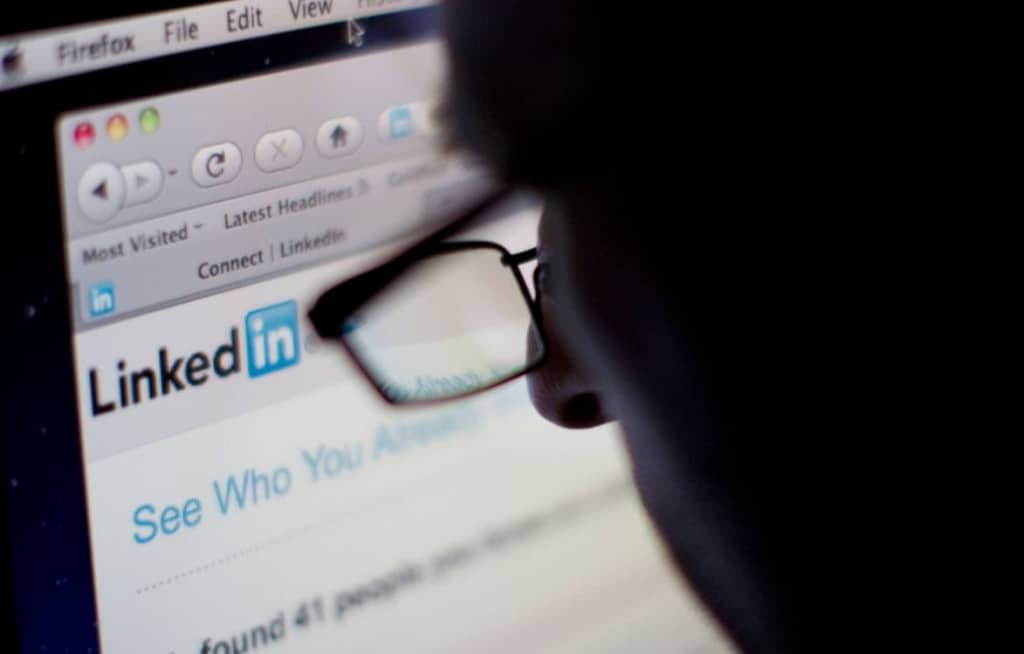 China está a usar o LinkedIn para recrutar espiões