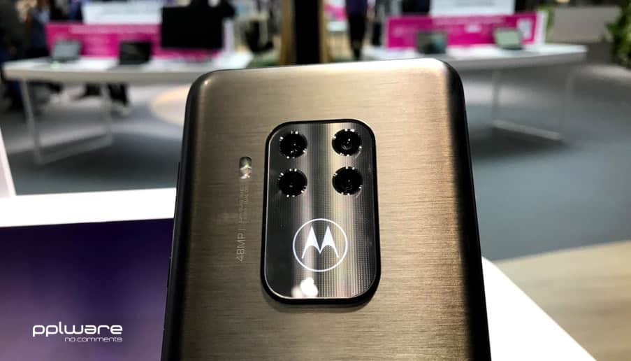 Motorola One Zoom: O smartphone com quatro câmaras