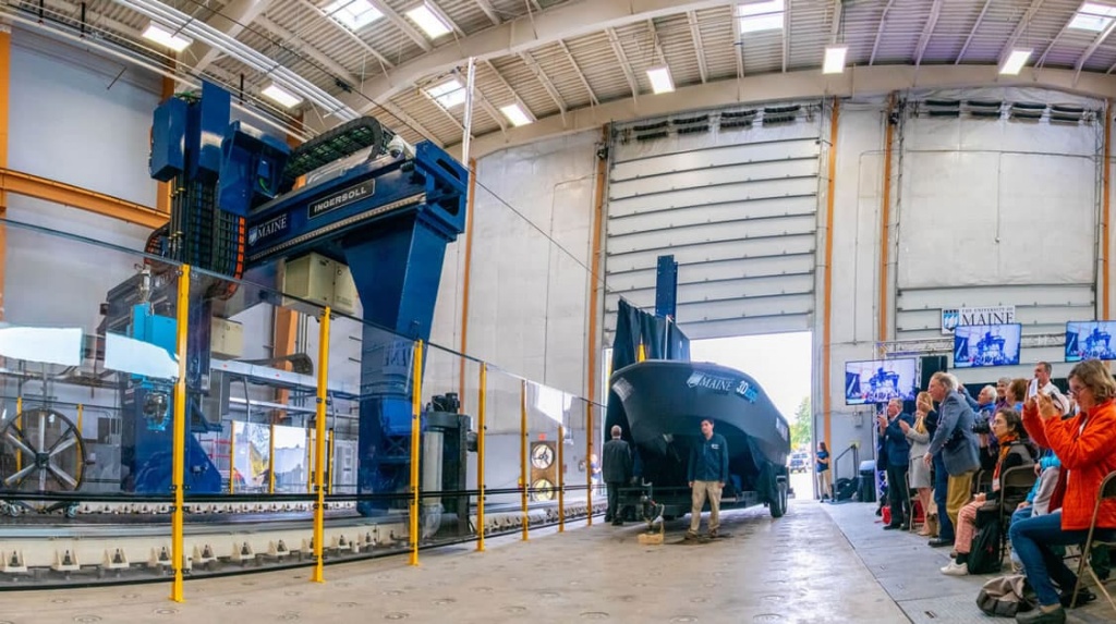 Impressora 3D gigante fabrica um barco em poucas horas (vídeo)