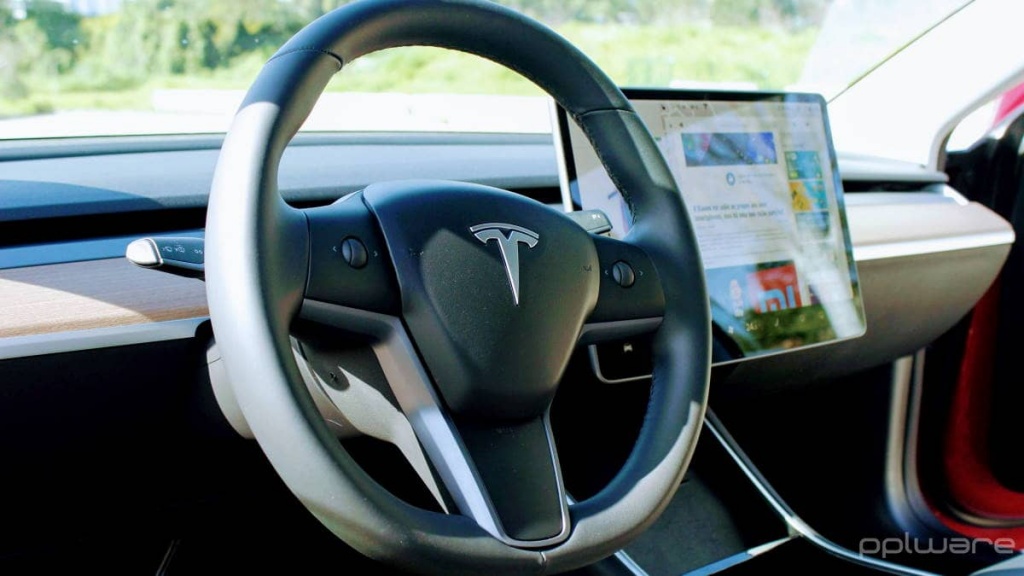 Depois das duras criticas, Tesla reduz o preço do upgrade para ter o Full Self-Driving