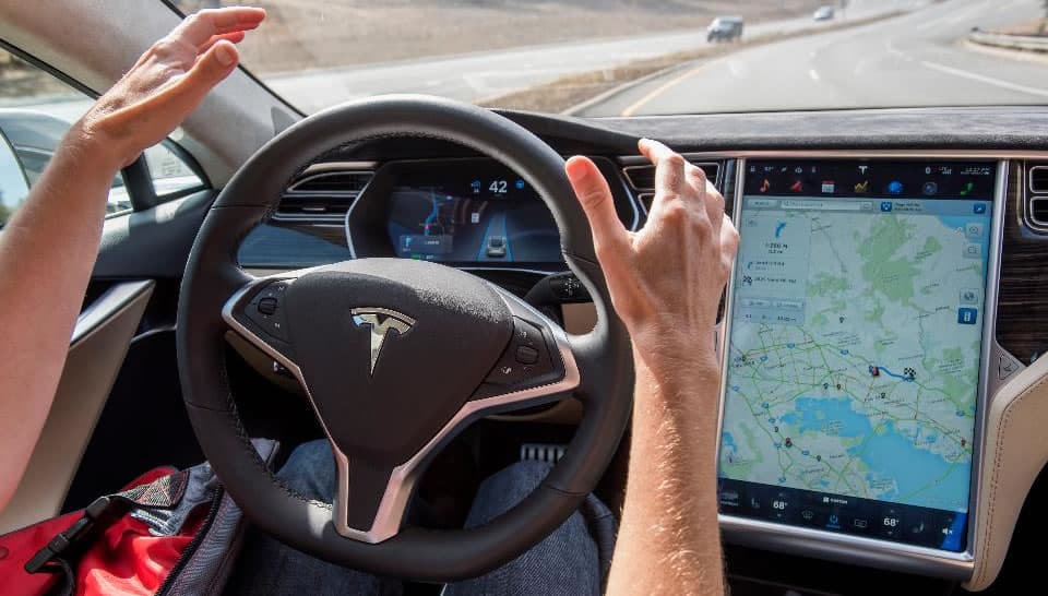 Tesla processada na Alemanha por suposta publicidade falsa no Piloto Automático