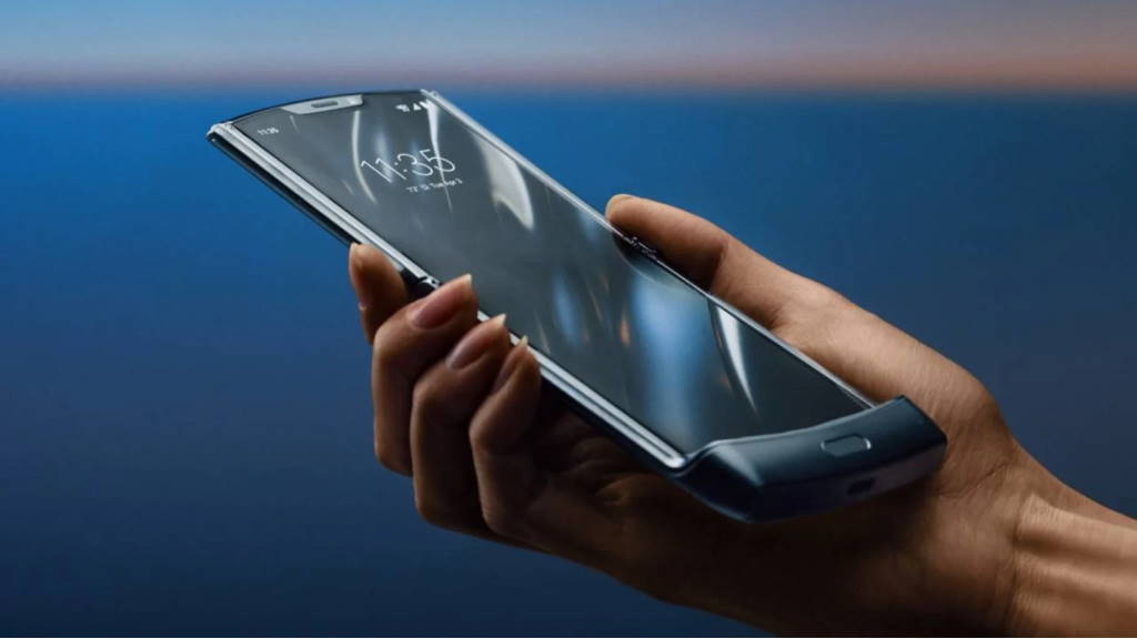 Motorola afirma que “solavancos e protuberâncias” no ecrã do razr são normais