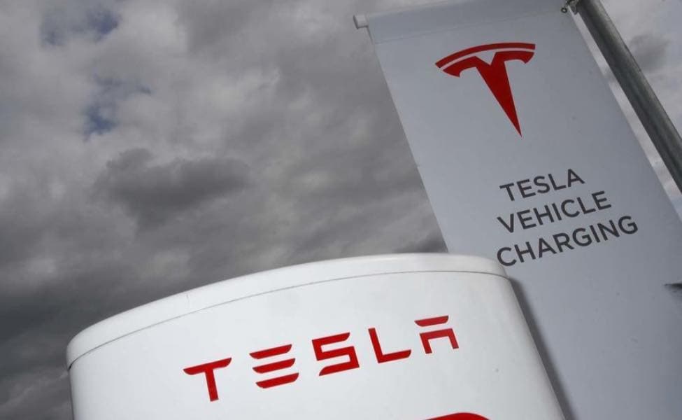 Tesla lança os primeiros super carregadores V3 na Europa