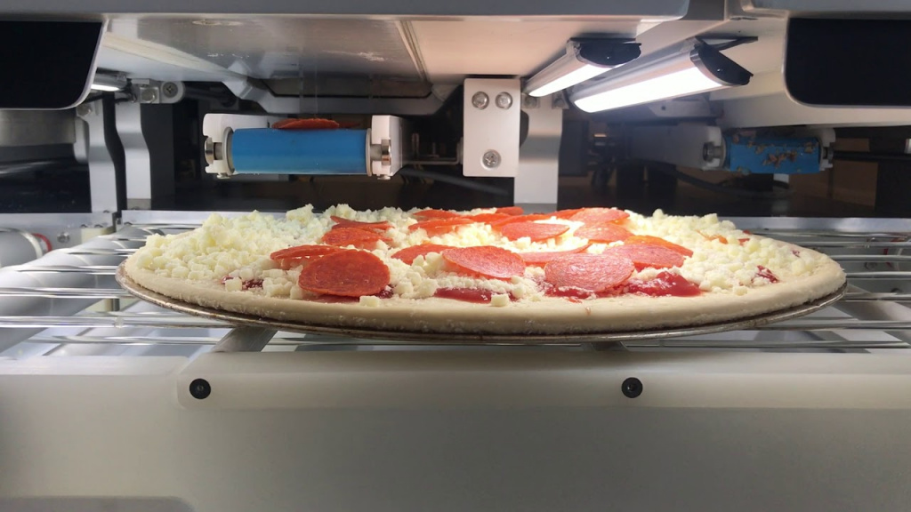 Robot capaz de fazer 300 pizzas por hora serviu refeições na CES 2020