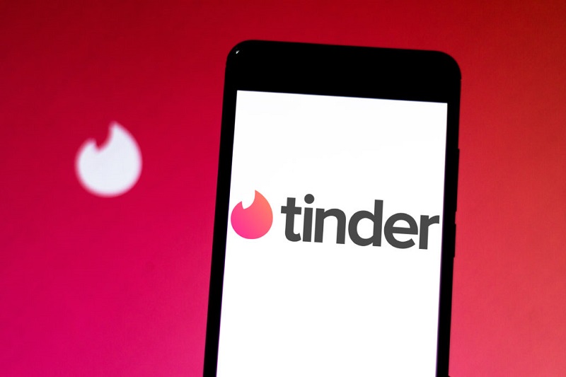 Tinder rende-se à IA e pede vídeos para saber se os utilizadores correspondem ao perfil