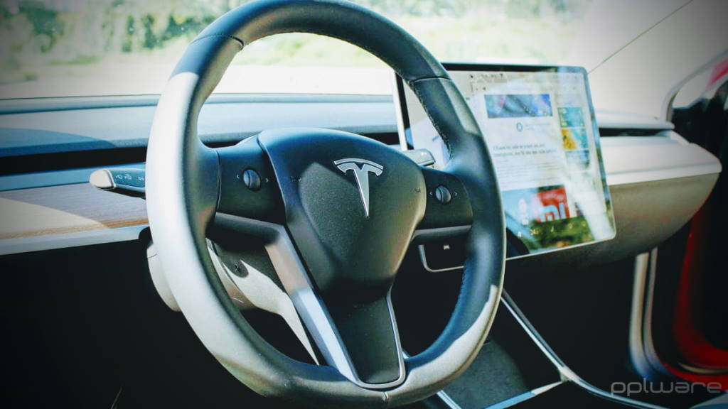 Mesmo com mais acidentes, continua a ser mais seguro usar o Autopilot da Tesla