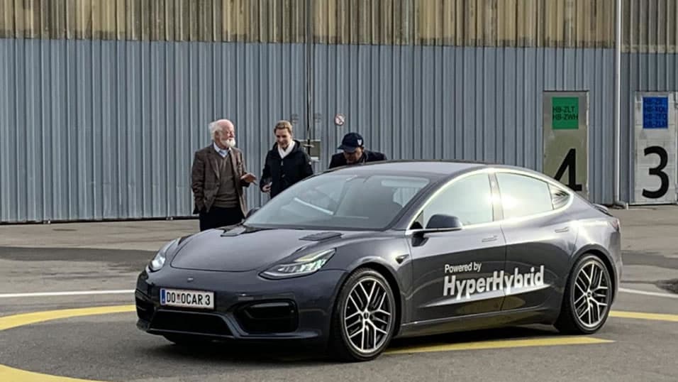Modificação bizarra traz um Tesla Model 3 a metade do preço e com 1000 km de autonomia