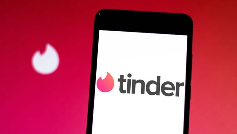 Tinder e outras aplicações de encontros “acusadas” de viciar utilizadores