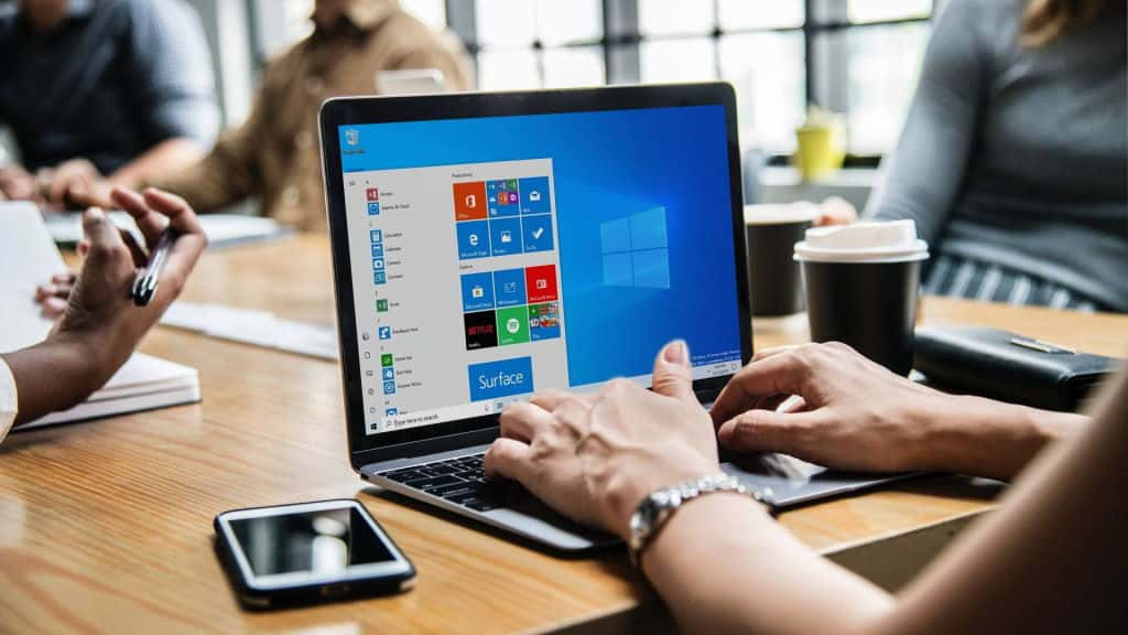 Microsoft rejeita que a utilização do Windows 10 esteja a diminuir