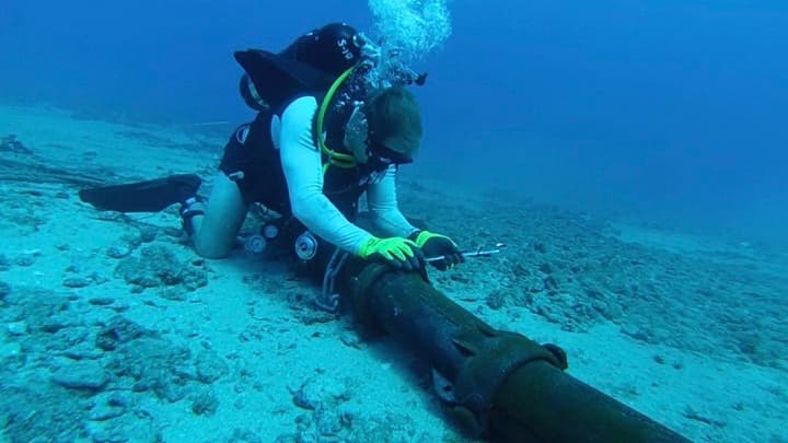Espiões russos apanhados a “investigar” cabos submarinos