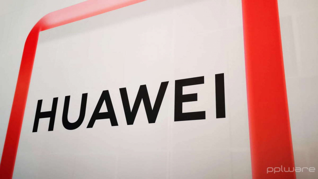 Huawei patenteia smartphone de oito câmaras que se ocultam
