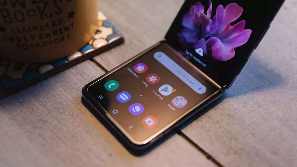 Começam os problemas? Ecrã do Samsung Galaxy Z Flip não resistiu como esperado