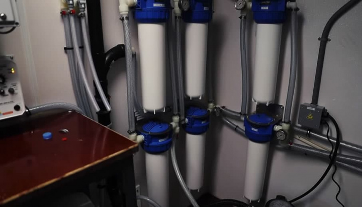 Equipamentos instalados no Quénia que agora usa a energia solar para ter água potável