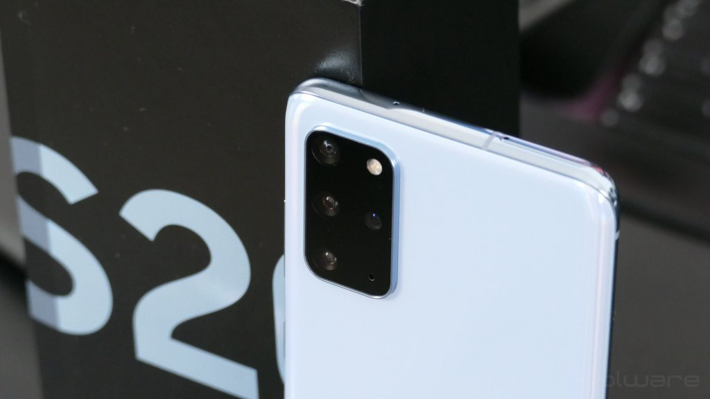Samsung está a ser processada por problema no vidro da câmara dos Galaxy S20