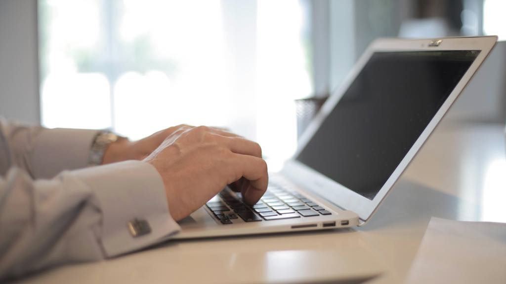 Trabalho à distância? Como proteger a sua empresa e o seu negócio
