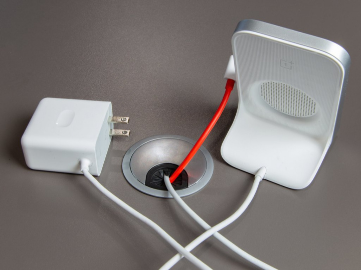 Warp Charge 30 Wireless Charger