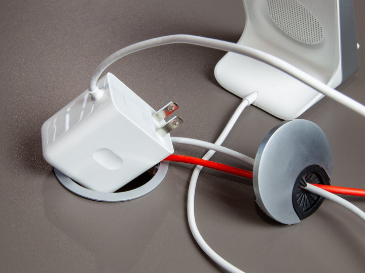 Warp Charge 30 Wireless Charger