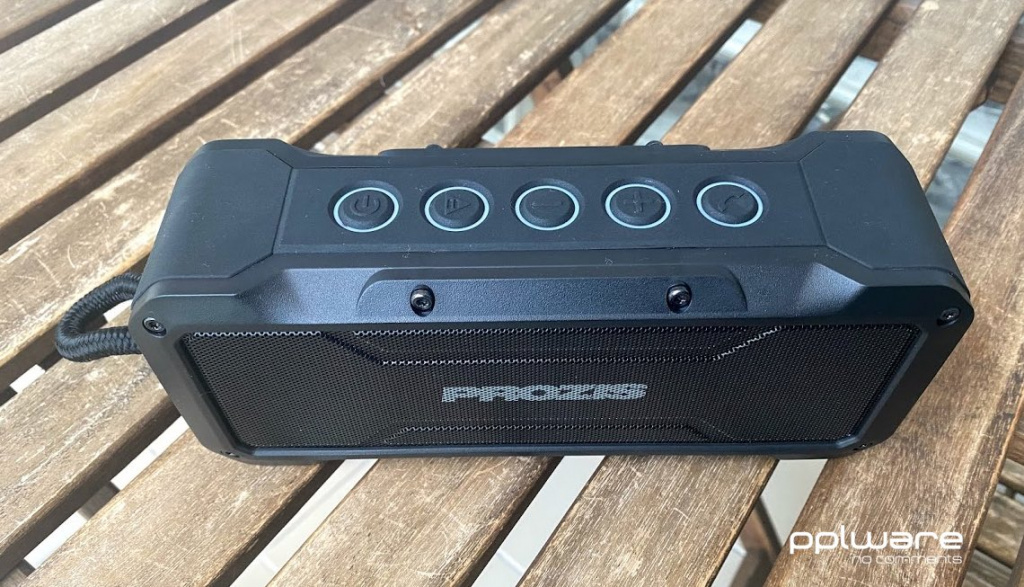 Typhoon: Coluna da Prozis com grande som e power bank incluído